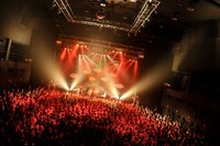ねごと「お口ポカーン!! 東名阪ワンマンツアー ～spark of FLOWER～」Zepp Tokyo公演の様子。