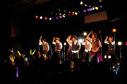 5月26日に東京・池袋アムラックスホールにて行われた「BULLET TRAIN FANMEETING Vol.03 ～アムラックスで一旦クライMAX!!～」の様子。