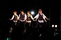 5月26日に東京・池袋アムラックスホールにて行われた「BULLET TRAIN FANMEETING Vol.03 ～アムラックスで一旦クライMAX!!～」の様子。