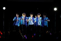 5月26日に東京・池袋アムラックスホールにて行われた「BULLET TRAIN FANMEETING Vol.03 ～アムラックスで一旦クライMAX!!～」の様子。