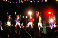 5月26日に東京・池袋アムラックスホールにて行われた「BULLET TRAIN FANMEETING Vol.03 ～アムラックスで一旦クライMAX!!～」の様子。