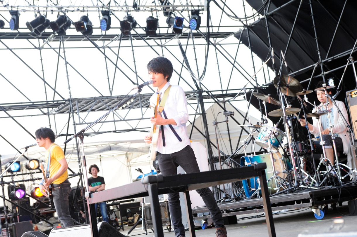 UNISON SQUARE GARDEN (C) Metrock 2013