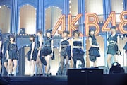 今週の人気の画像7位は「チームサプライズ再集合!『ぱちスロAKB48』に新曲搭載」より、AKB48。(C)AKS