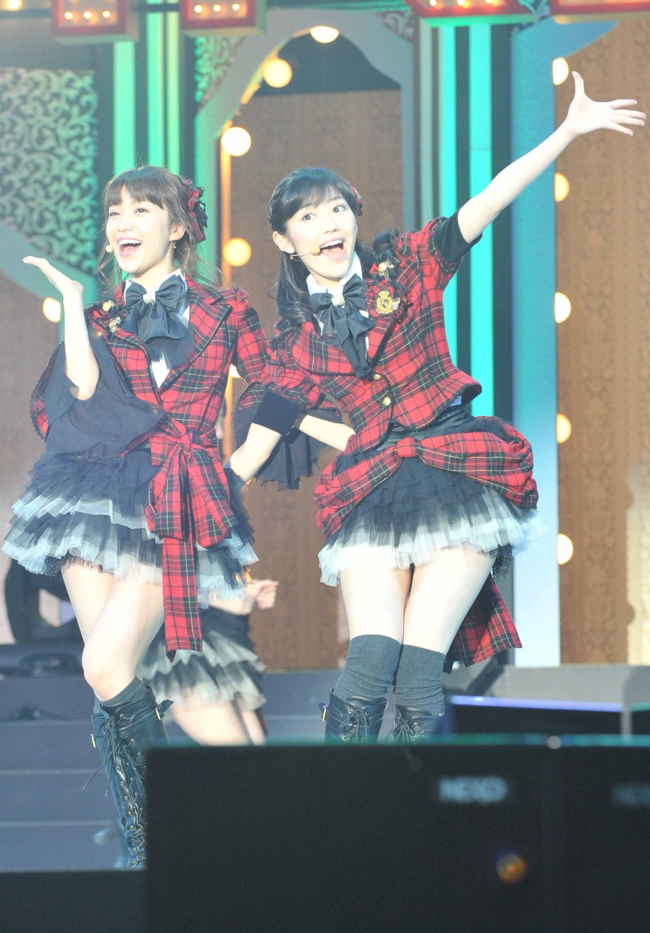 大島優子、渡辺麻友（C）AKS - チームサプライズ再集合！「ぱち
