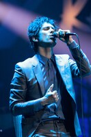 平井堅「Ken's Bar 15th Anniversary Kh(+) Members Special！」東京・日本武道館公演の様子。