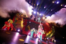 きゃりーぱみゅぱみゅが5月30日、渋谷公会堂で行ったライブの模様。（Photo by AKI ISHI）