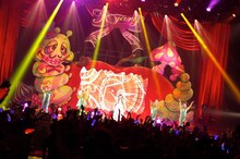 きゃりーぱみゅぱみゅが5月30日、渋谷公会堂で行ったライブの模様。（Photo by AKI ISHI）