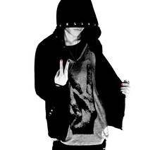 「BE FREE (WITH MUSIC)」PV完成に合わせて、ナノの実写版アー写も初公開。