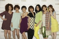 ライブ開演前に撮影された集合写真。