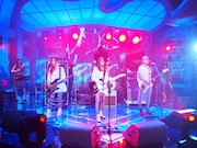 SCANDAL×堂本ブラザーズバンドによる「冬の稲妻」収録の模様。