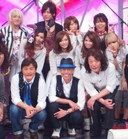 収録終了後の記念撮影の模様。