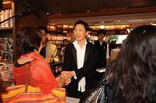 「Bang Bang」「G 郷ひろみ」リリースイベントの模様。