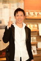 「Bang Bang」「G 郷ひろみ」リリースイベントの模様。