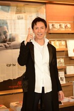 「Bang Bang」「G 郷ひろみ」リリースイベントの模様。