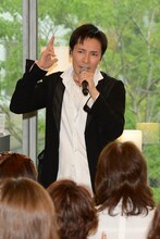 「Bang Bang」「G 郷ひろみ」リリースイベントの模様。