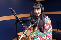 「ラフスタイル for ももいろクローバーZ」のレコーディングに挑む高城れに。