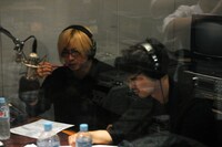 佐藤征史（左）とハマ・オカモト（右）。