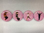 タワーレコード購入特典のオリジナルSEXYジャンプ缶バッチ4連セット。