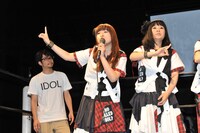 自己紹介をするプー・ルイ。