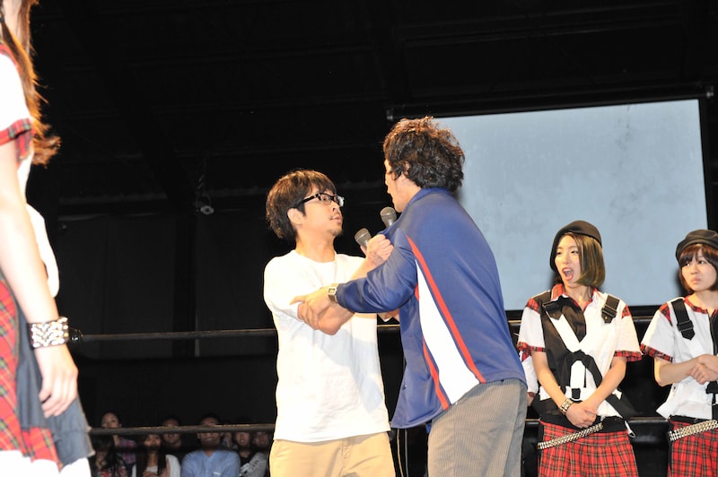 BiSマネージャーの渡辺淳之介とDPGプロデューサーの劔樹人との抗争も勃発。