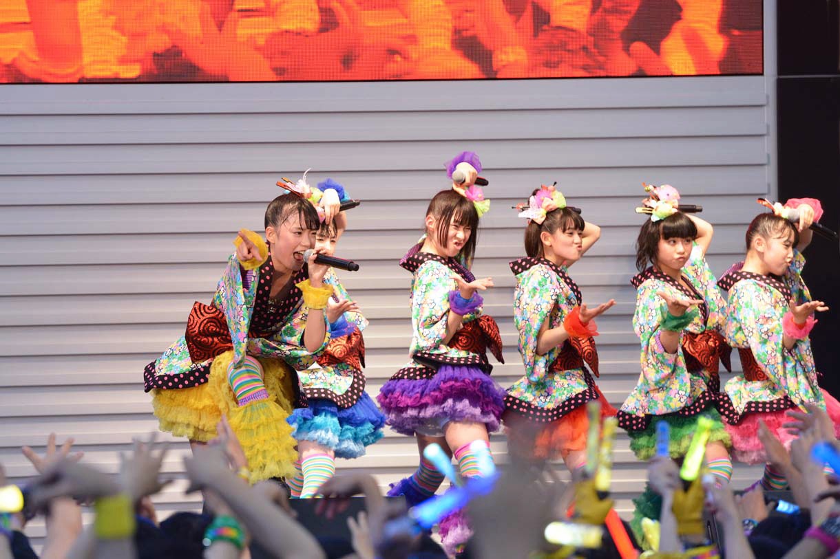 「チームしゃちほこ World Premium Japan Tour」MEGA WEB トヨタシティショウケース公演の様子。