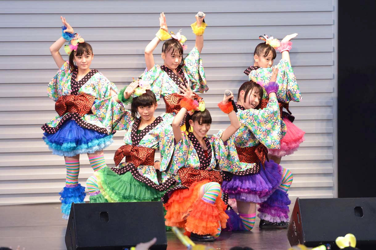 「チームしゃちほこ World Premium Japan Tour」MEGA WEB トヨタシティショウケース公演の様子。