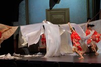 6月2日昼公演の「16人のプリンシパル deux」2幕の様子。