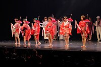 6月2日昼公演の「16人のプリンシパル deux」2幕の様子。