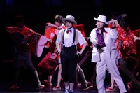 6月2日昼公演の「16人のプリンシパル deux」2幕より、衛藤美彩、高山一実。