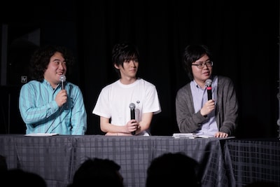 左から松崎克俊（やさしい雨）、植田慎一郎、押見修造。