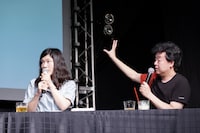 しのさきあさこ（写真左）と長濱博史（右）。