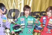 今週の人気の画像10位は「レーサー姿のゴールデンボンバー、特製“イタ車”に驚愕」より、喜矢武豊（Gita-）。