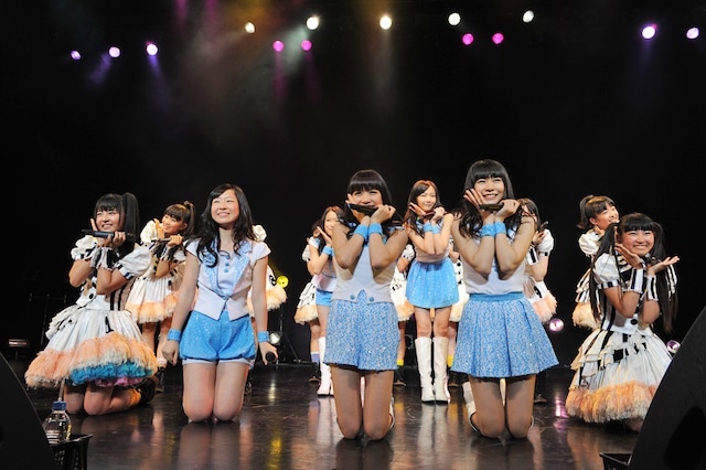 「私立東京エビ流中学」のコラボレーションステージ。