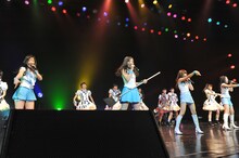 総勢14人の私立東京エビ流中学による「放課後ゲタ箱ロッケンロールMX」。