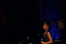 5月31日に東京・JZ Bratで行われた「Azumi new album "NEW STANDARD" Release Live」の模様。