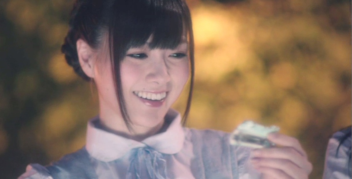 乃木坂46「ガールズルール」ビデオクリップのワンシーン。