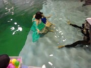 「ガールズルール」ジャケット撮影中のヒトコマ。