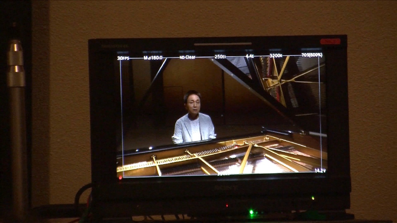 小田和正新曲PVメイキング映像のワンシーン。