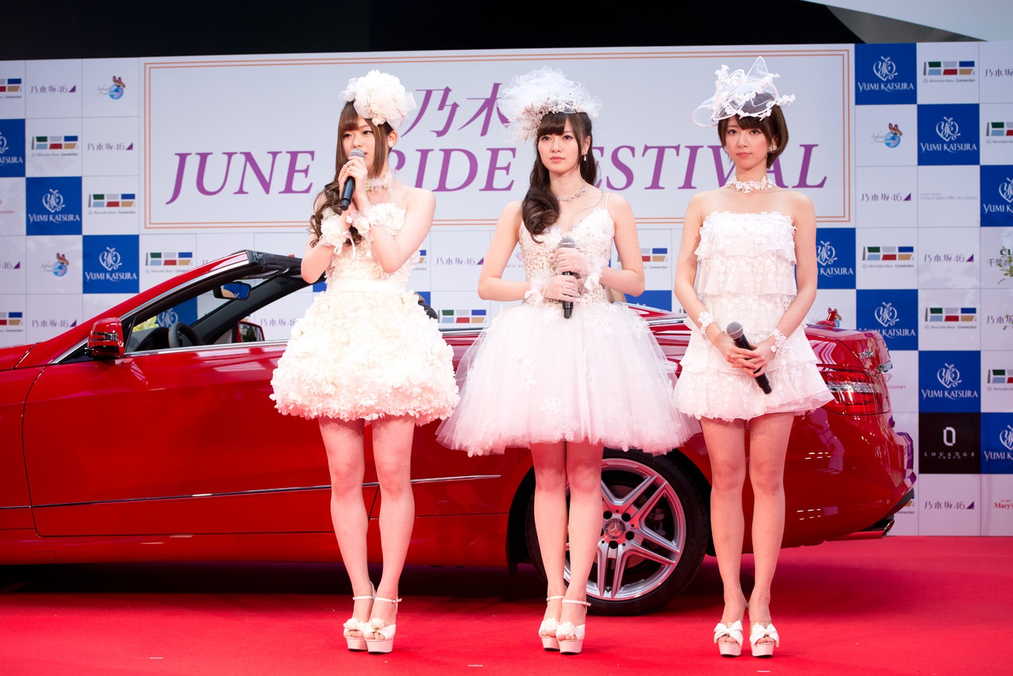 左から松村沙友理、白石麻衣、橋本奈々未。