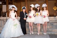 左から太田光代、桂由美、松村沙友理、白石麻衣、橋本奈々未。