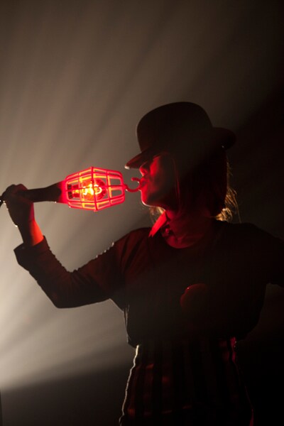 中納良恵（Vo, Piano）