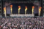 AKB48チームAによる「Pioneer」の模様。(c)AKS