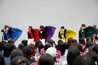 6月8日に神奈川・ラゾーナ川崎プラザ ルーファ広場グランドステージで行われた、超特急4thシングル「Bloody Night」リリースイベントの模様。