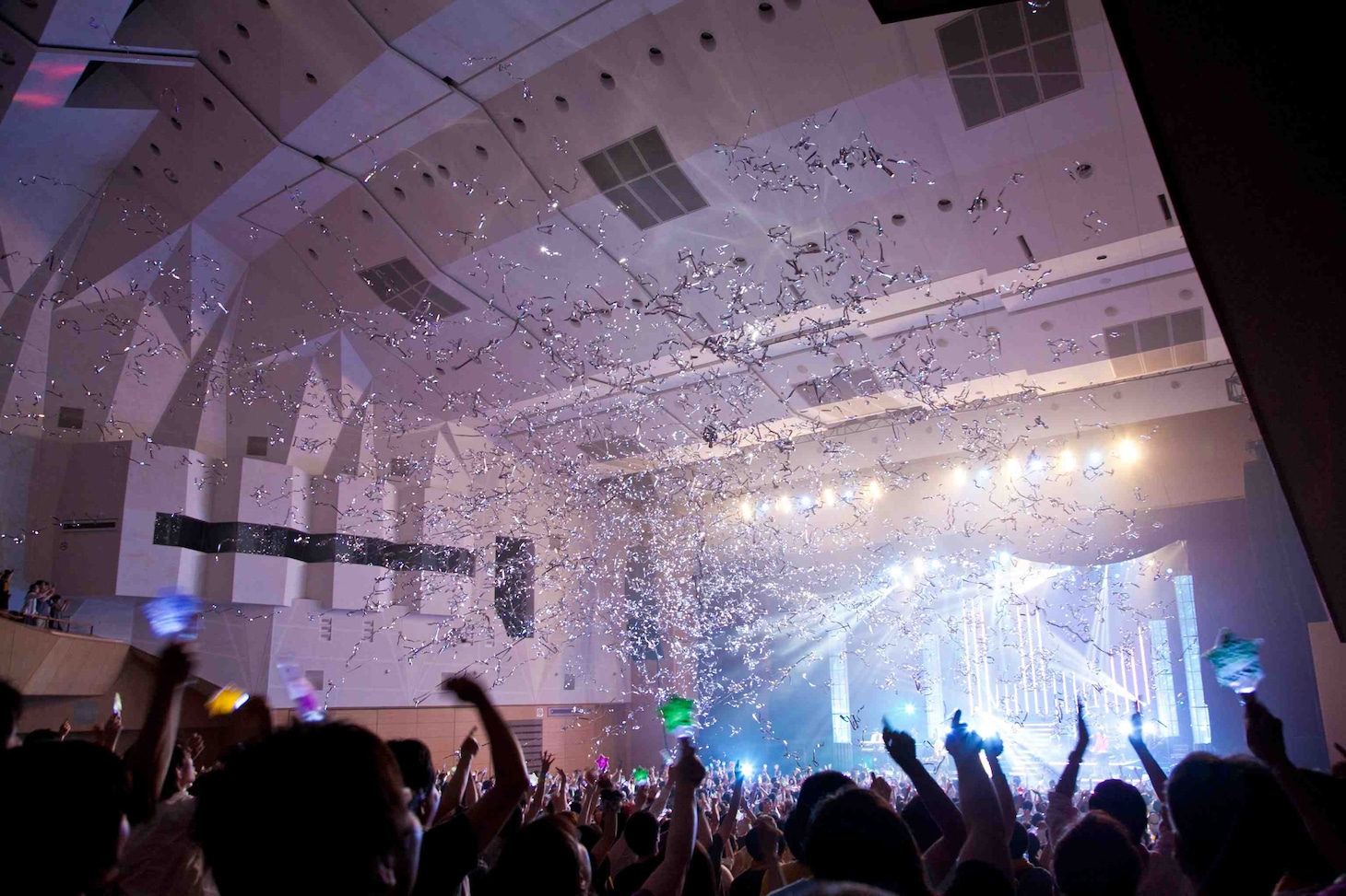 6月9日に大阪・グランキューブ大阪 メインホールで開催された「GARNET CROW livescope ～FINAL～」の模様。