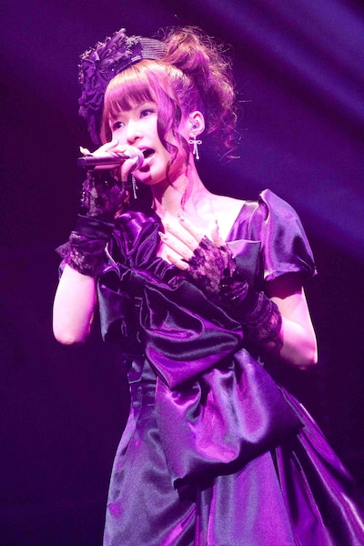 中村由利（Vo）