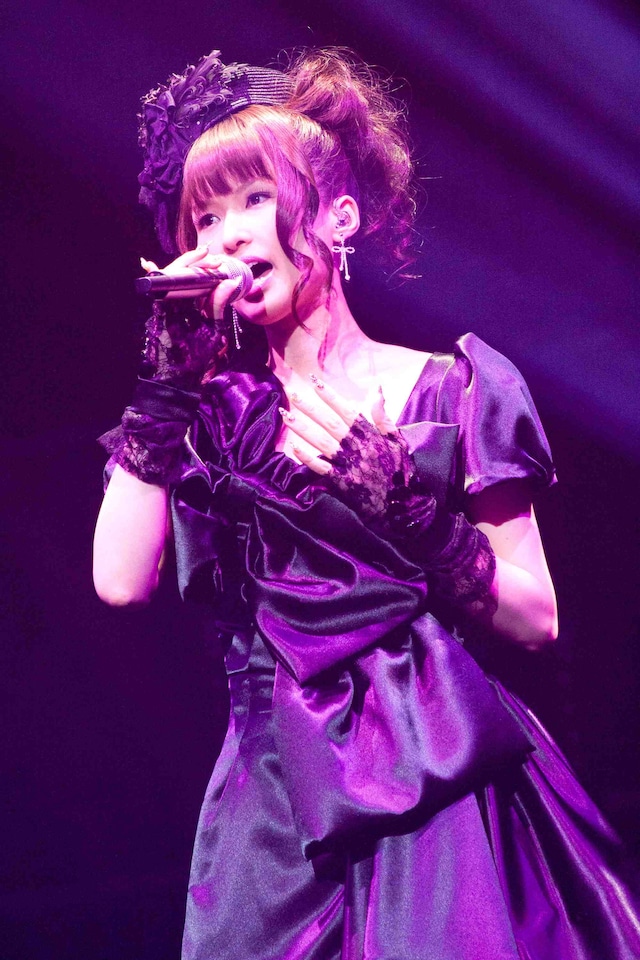 中村由利（Vo）