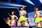スパガ、初の武道館公演でビキニ姿の「MAX！乙女心」