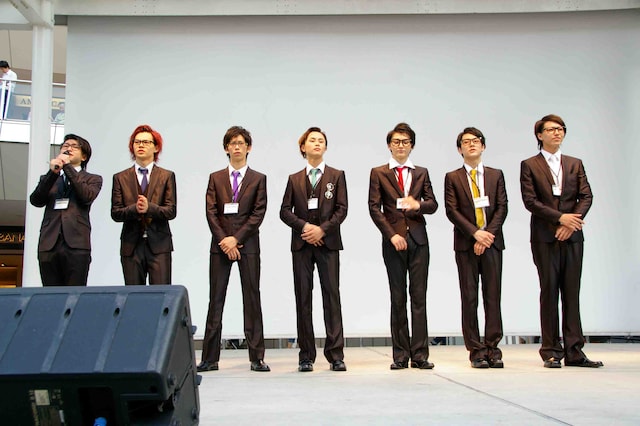 6月8日に神奈川・ラゾーナ川崎プラザ ルーファ広場グランドステージで行われた、超特急4thシングル「Bloody Night」リリースイベントの模様。