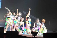 6月11日に行われた日本武道館ライブでのCheeky Parade。