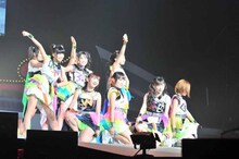 6月11日に行われた日本武道館ライブでのCheeky Parade。